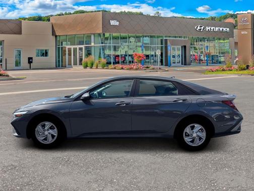 Gray 2026 Hyundai ELANTRA SE