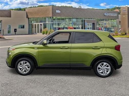 2022 Hyundai VENUE SE