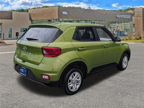 2022 Hyundai VENUE SE