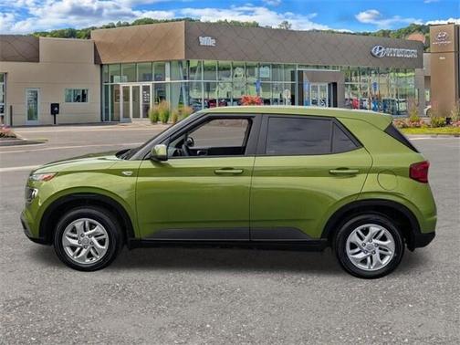 2022 Hyundai VENUE SE