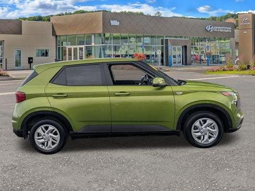 2022 Hyundai VENUE SE