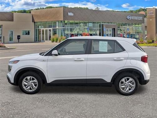 2023 Hyundai VENUE SE