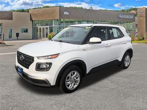 2023 Hyundai VENUE SE