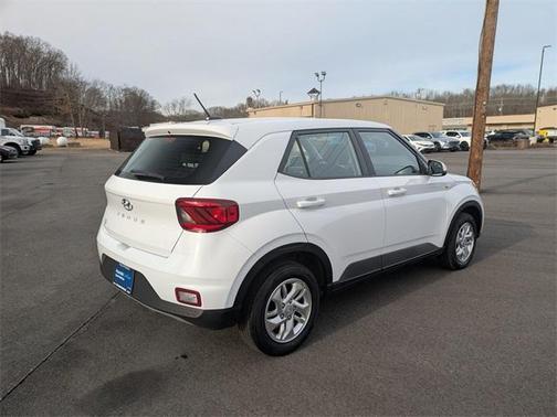 2023 Hyundai VENUE SE