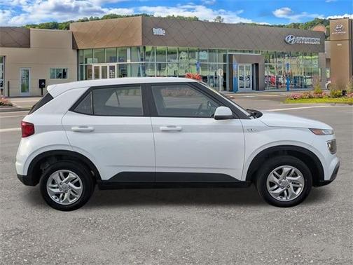 2023 Hyundai VENUE SE