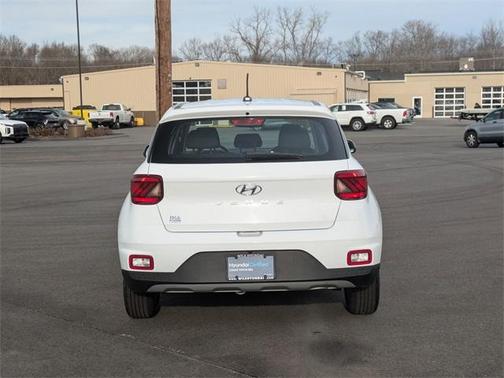 2023 Hyundai VENUE SE