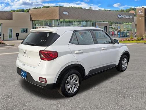 2023 Hyundai VENUE SE