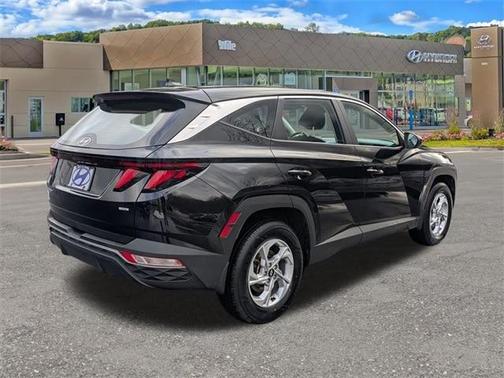 2023 Hyundai TUCSON SE