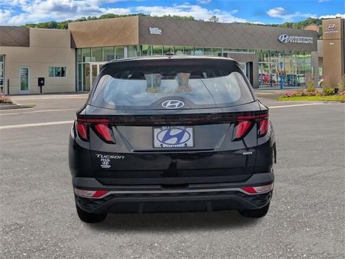 2023 Hyundai TUCSON SE