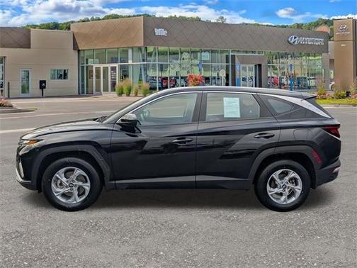 2023 Hyundai TUCSON SE