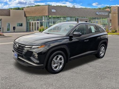 2023 Hyundai TUCSON SE