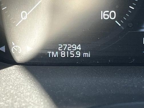 2022 Volvo S60 B5 AWD Momentum