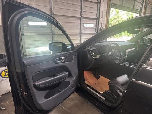 2022 Volvo XC60 B5 AWD Inscription