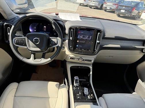 2023 Volvo XC40 Plus