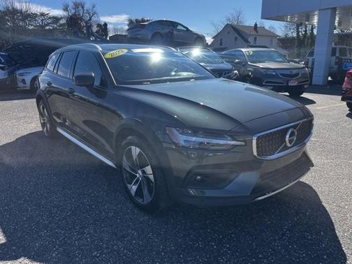 2022 Volvo V60 Cross Country T5 AWD