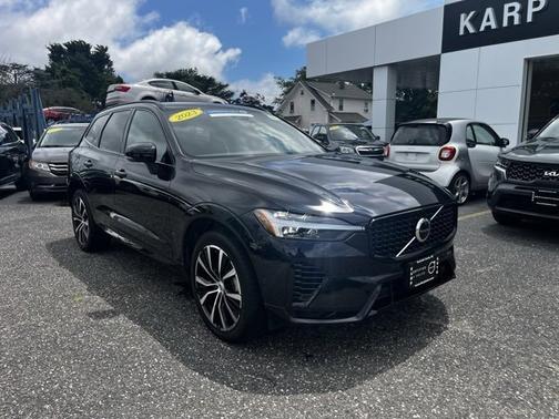 2023 Volvo XC60 Recharge Plug-In Hybrid Ultimate Dark