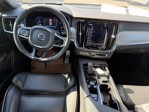 2022 Volvo S90 B6 AWD R-Design