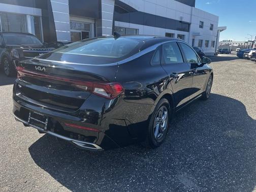 2022 Kia K5 LXS
