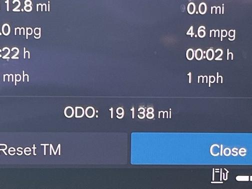 2023 Volvo XC40 B5 AWD Plus Bright