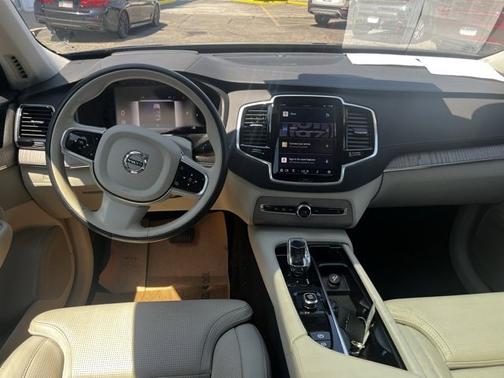 2024 Volvo XC90 B6 Ultimate Bright 7-Seater