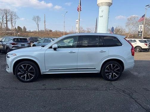 2024 Volvo XC90 Plus