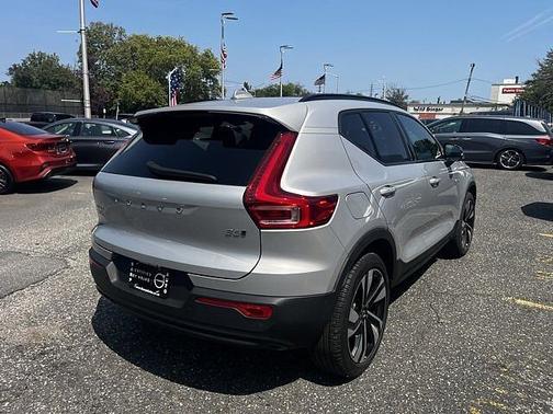 2023 Volvo XC40 Plus