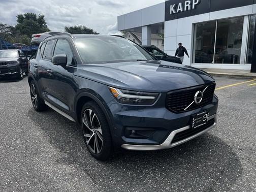 2022 Volvo XC40 T5 AWD R-Design