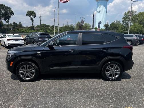 2023 Kia Seltos LX