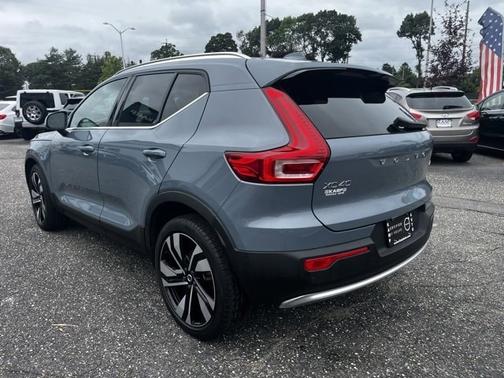 2023 Volvo XC40 B4 FWD Plus Bright