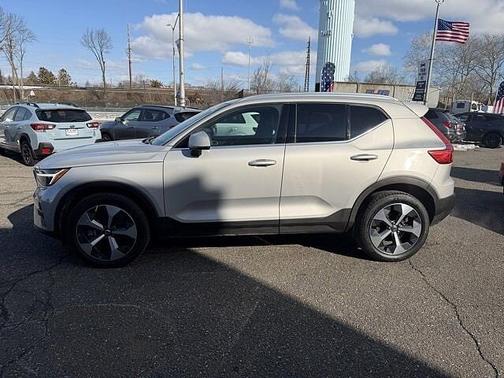 2023 Volvo XC40 Plus