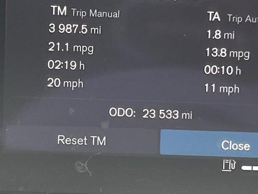 2023 Volvo XC60 B5 AWD Plus Dark