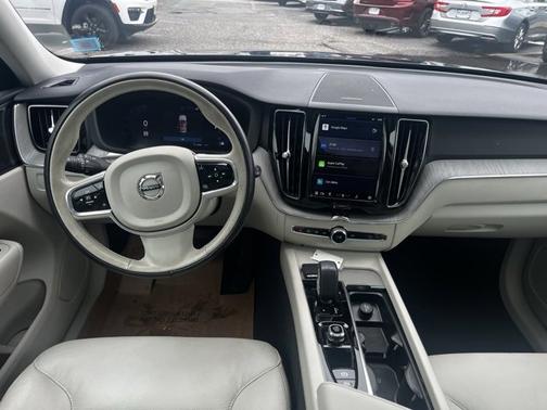 2023 Volvo XC60 B5 AWD Plus Dark