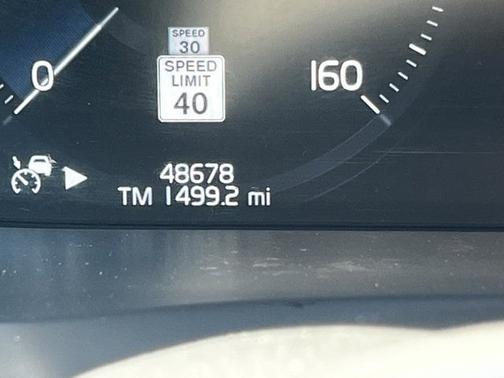 2022 Volvo XC90 T6 AWD Momentum 7 Seater