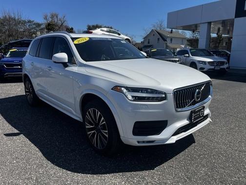 2022 Volvo XC90 T6 AWD Momentum 7 Seater