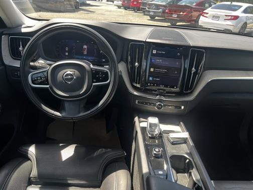 2022 Volvo XC60 B5 AWD Inscription