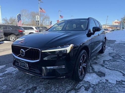 2022 Volvo XC60 B5 AWD Momentum