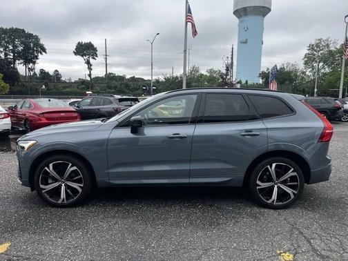2022 Volvo XC60 B6 AWD R-Design