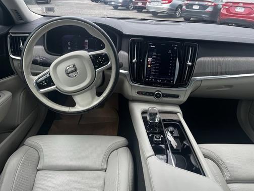 2023 Volvo S90 B6 AWD Ultimate Bright