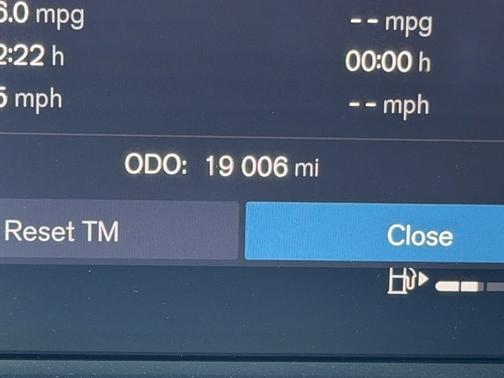 2023 Volvo XC40 B5 AWD Plus Dark