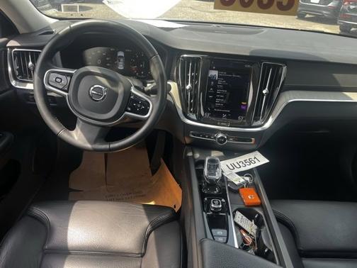 2022 Volvo S60 B5 FWD Inscription