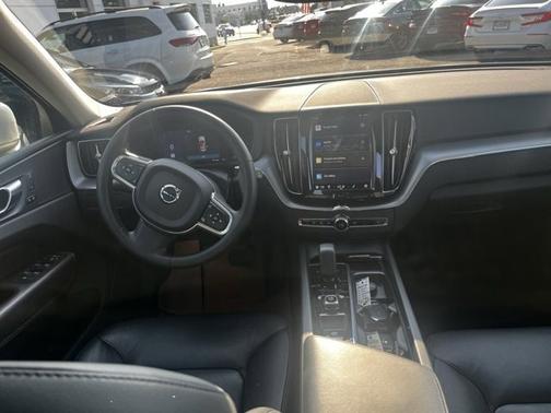 2023 Volvo XC60 B5 AWD Core