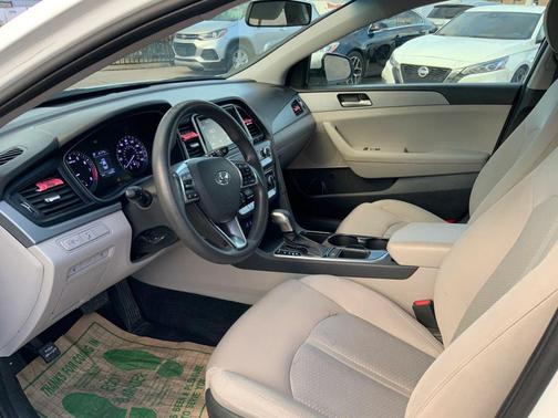2018 Hyundai SONATA SE