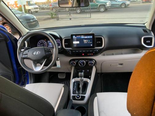 2020 Hyundai VENUE SEL