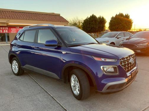 2020 Hyundai VENUE SEL