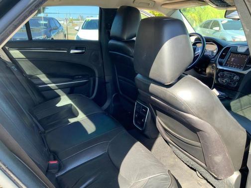2019 Chrysler 300 Limited