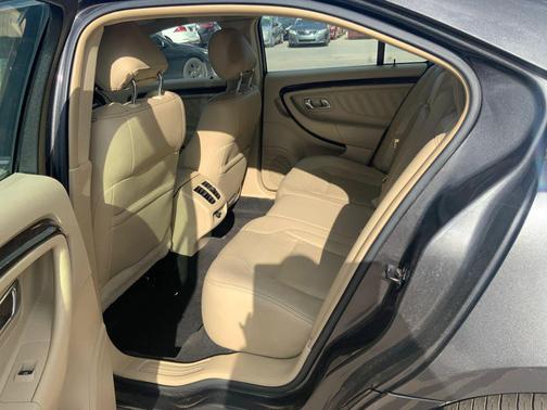 2015 Ford Taurus Limited