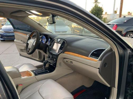 2013 Chrysler 300C Base