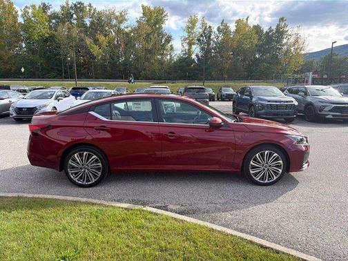 Scarlet Ember Tintcoat 2026 Nissan Altima 2.5 SV