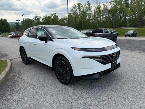 Everest White Pearl/Black 2026 Nissan Murano Platinum