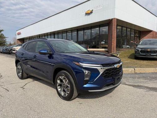 Blue Glow Metallic 2024 Chevrolet Trax LT